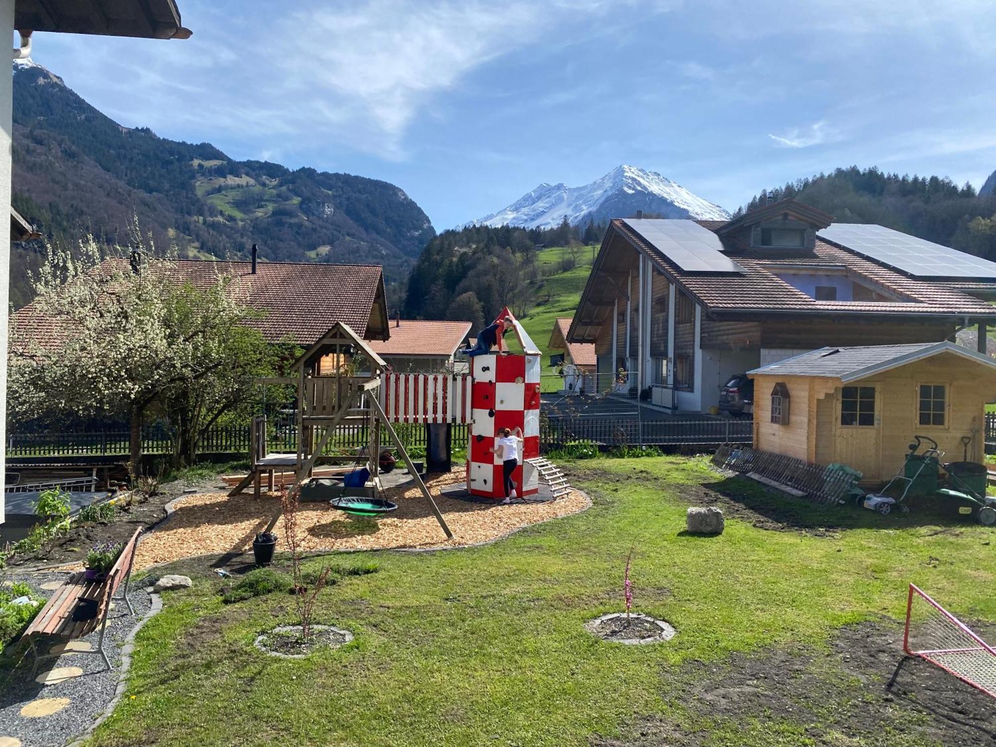 Spring Inn Apartments Meiringen Εξωτερικό φωτογραφία